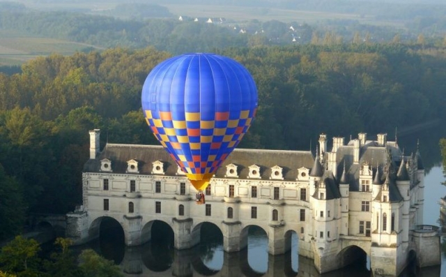  The earth seen from the sky 